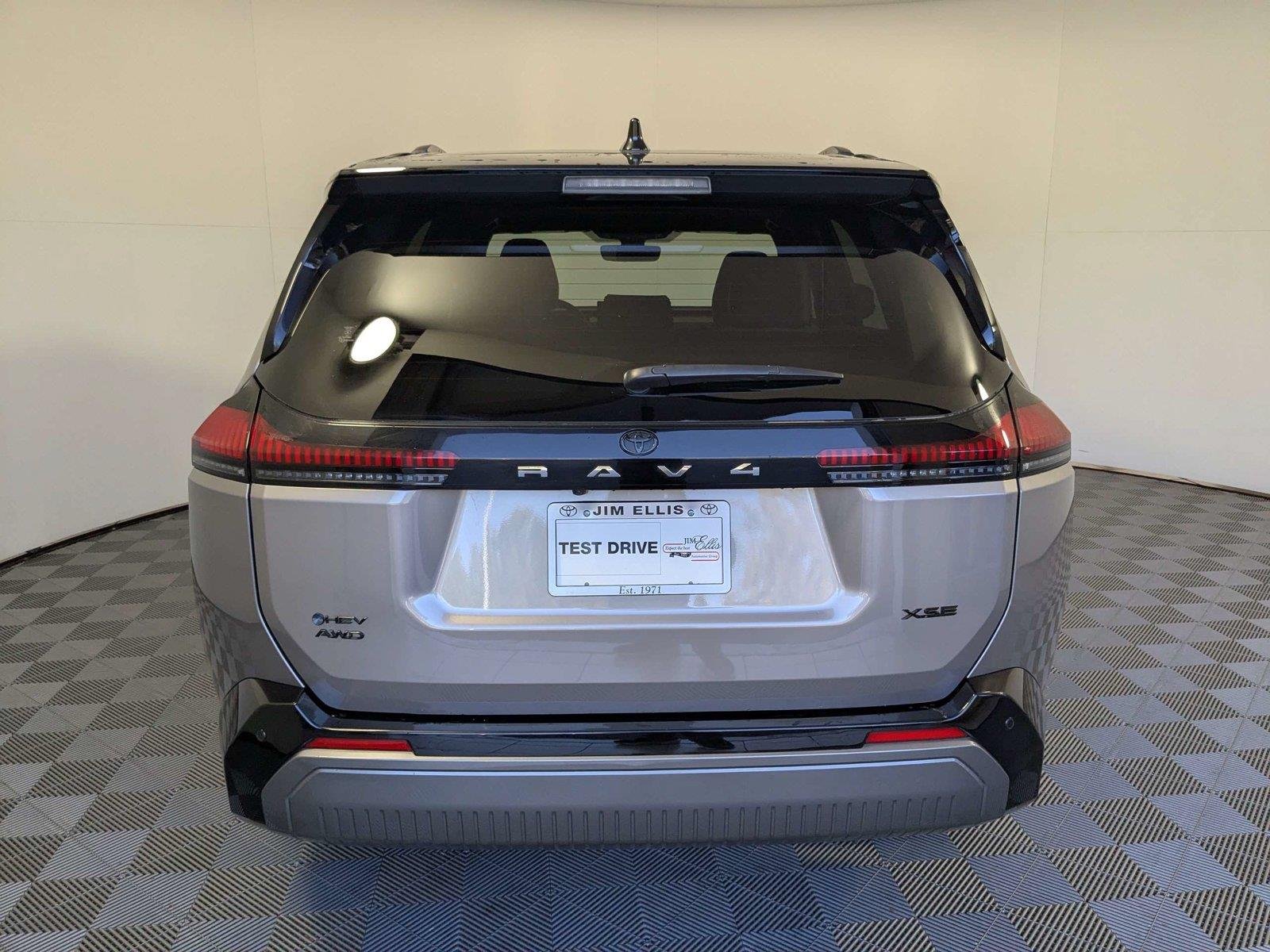 Used 2026 Meteor Shower w/Midnight Black Metallic Roof Toyota XSE image 6