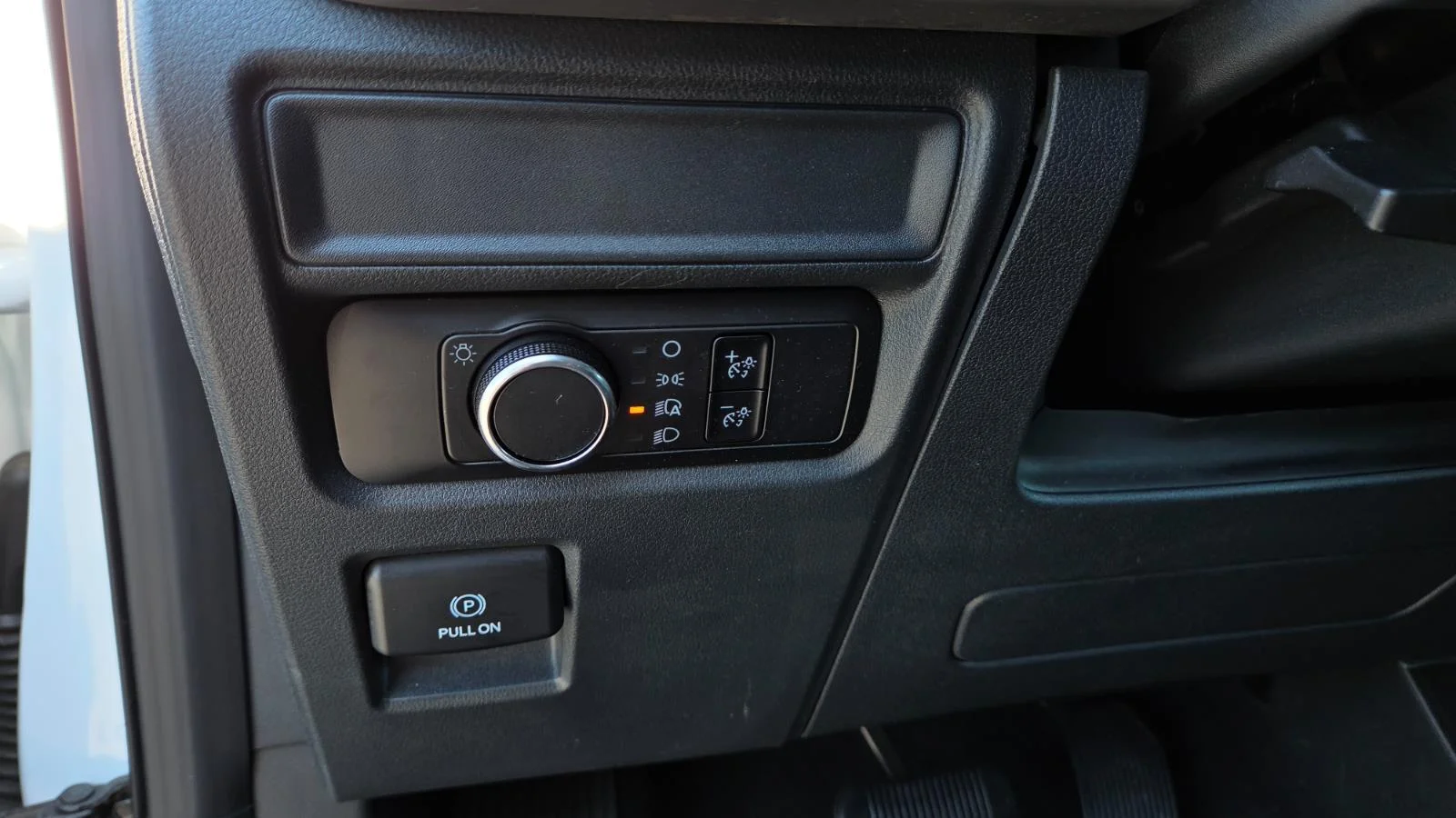 Used 2024 Oxford White Ford XLT image 17