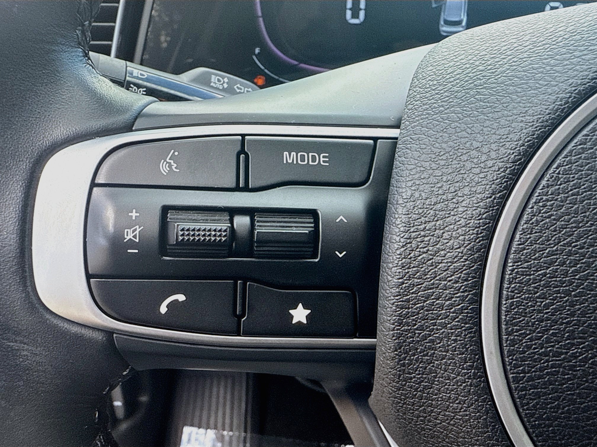 Used 2024 Glacial White Pearl Kia EX image 35