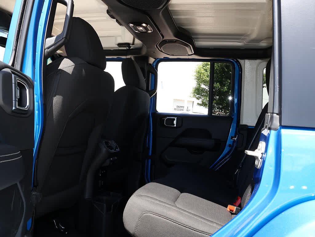 2023 Jeep Wrangler 4-Door Sahara - Photo 14