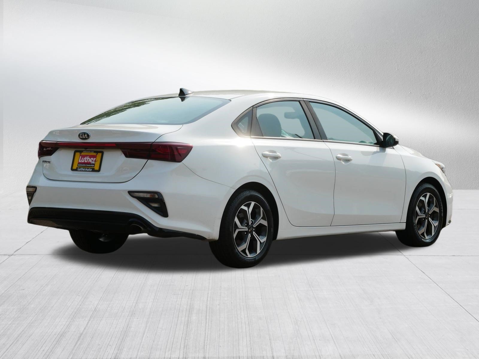 Used 2019 Clear White Kia LXS image 7