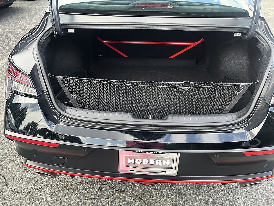 Used 2025 Abyss Black Hyundai Base image 23