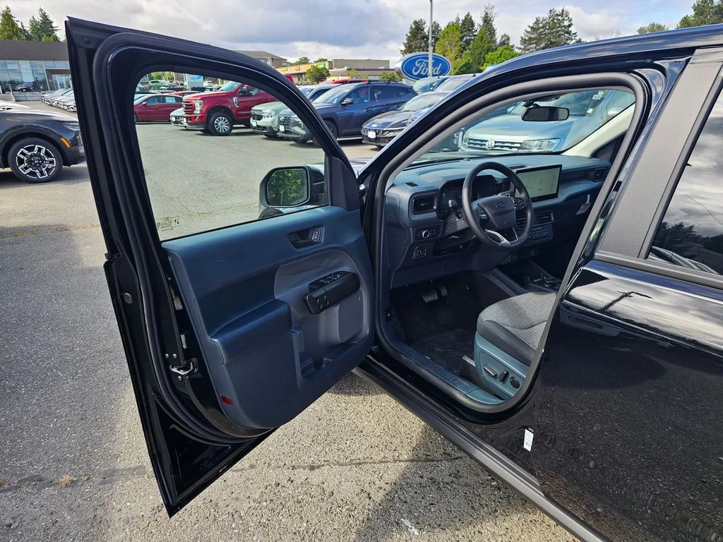 New 2025 Black Ford XLT image 19