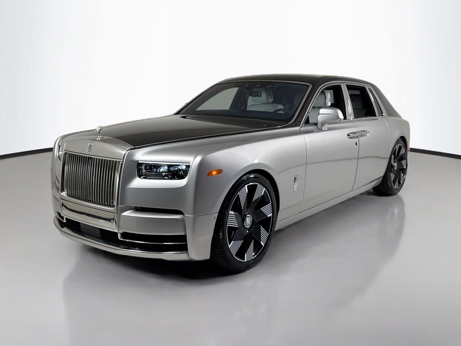 Used 2023 Jubilee Silver Rolls-Royce  image 54