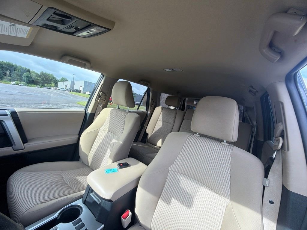 Used 2022 Midnight Black Metallic Toyota SR5 image 17