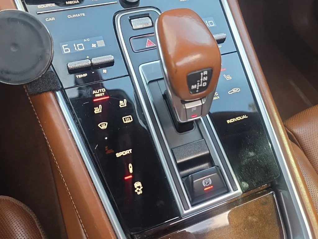Used 2018  Porsche  image 35