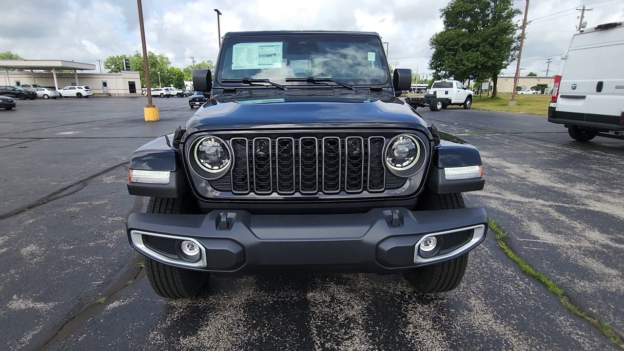 New 2026 Black Clear-Coat Exterior Paint Jeep Sport S image 3
