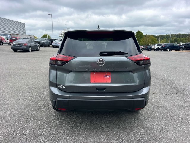Used 2025 Gray Nissan SV image 4