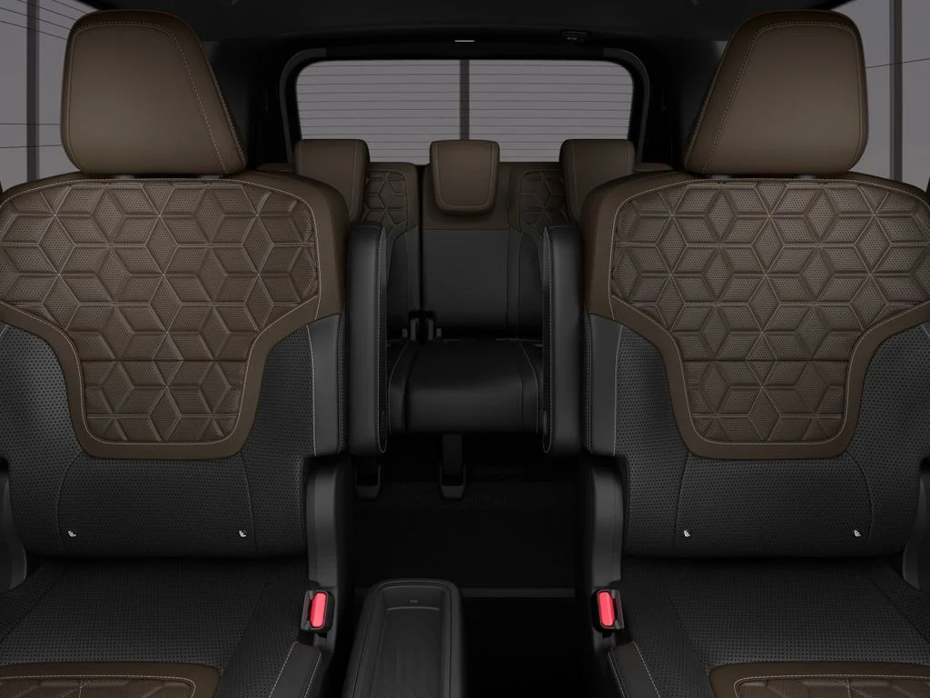 New 2026 Alpine Metallic / Super Black Two-tone Nissan Platinum Reserve image 17
