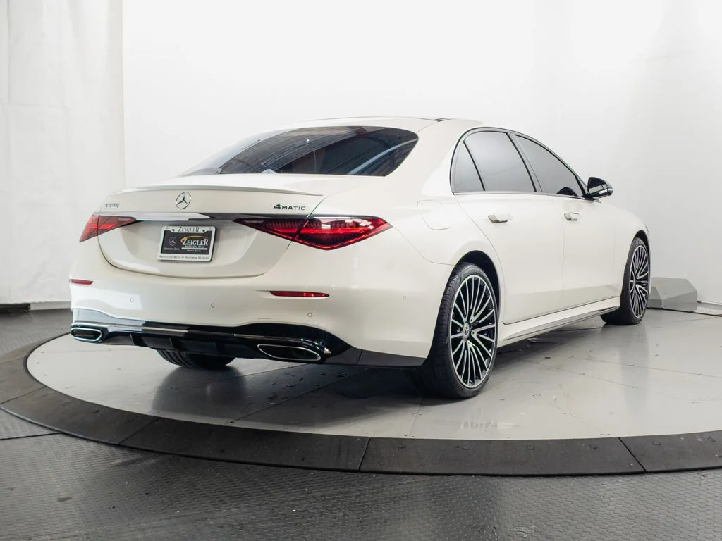 Used 2023 MANUFAKTUR Diamond White Mercedes-Benz S 580 image 36