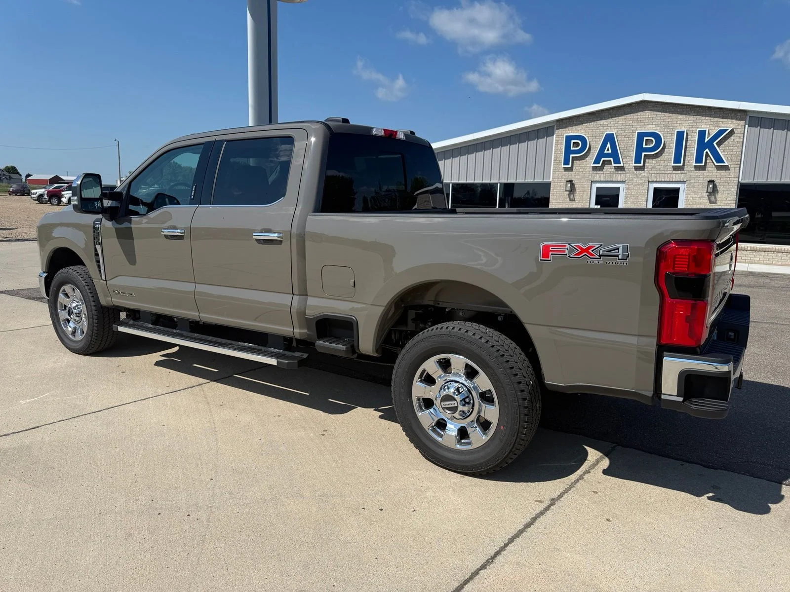 New 2026 Marsh Gray Ford F-350® Lariat® image 4
