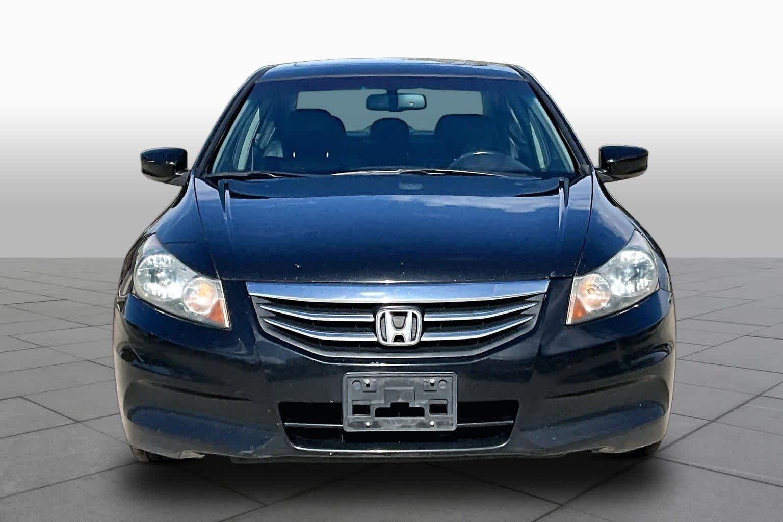 Used 2011 Crystal Black Pearl Honda EX-L image 3