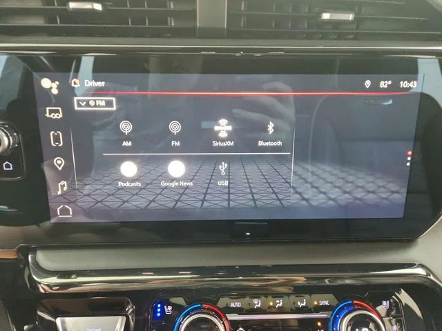 Used 2023 White GMC AT4X image 30