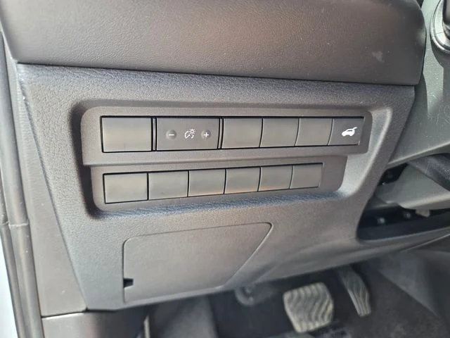 Certified Used 2024 White Mitsubishi  image 22