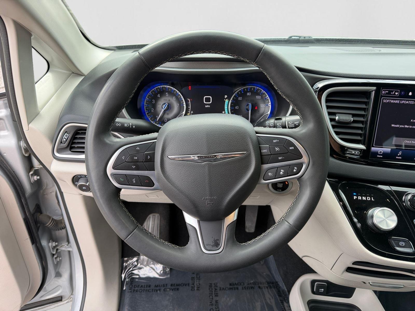 Used 2024 Silver Mist Clearcoat Chrysler Touring L image 13
