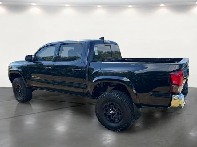 Used 2020 Black Toyota SR5 image 19