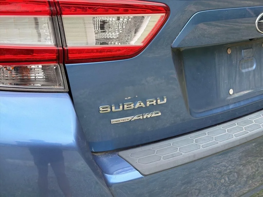 Used 2018 Blue Subaru 2.0i Premium image 10