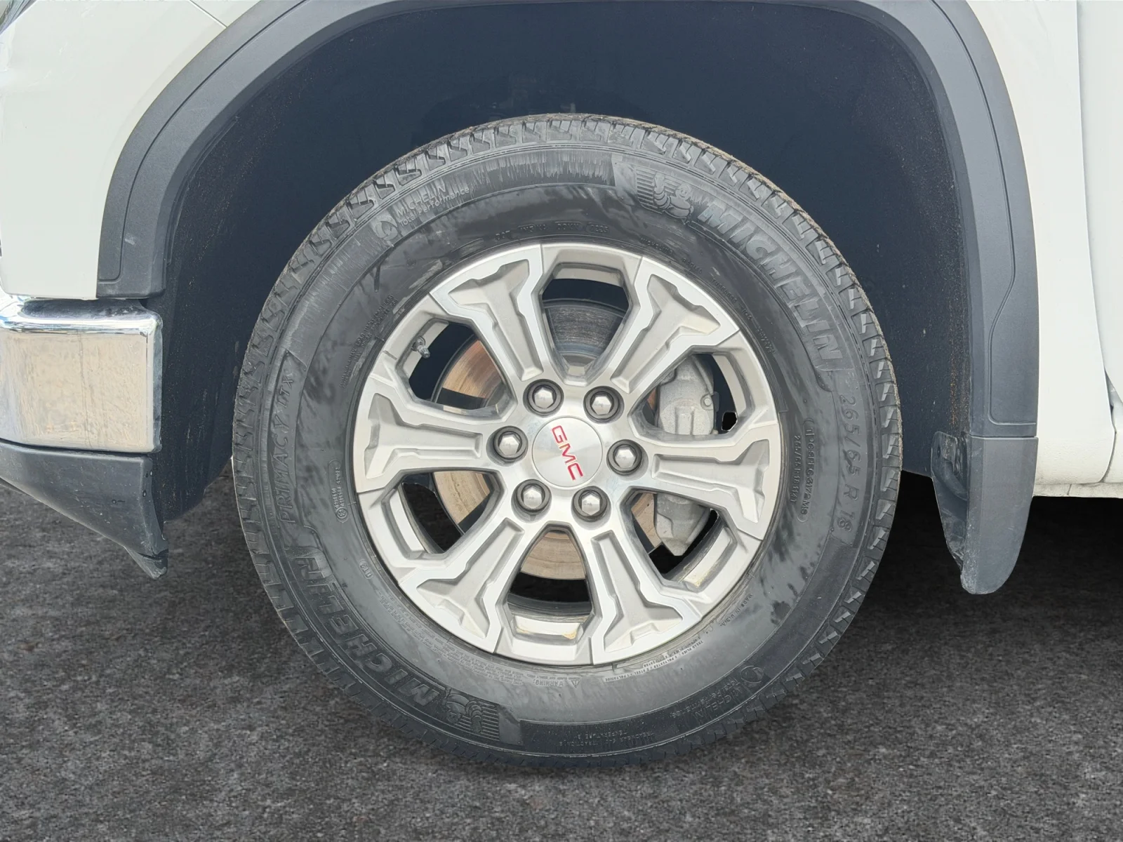Used 2025 Summit White GMC SLT image 9