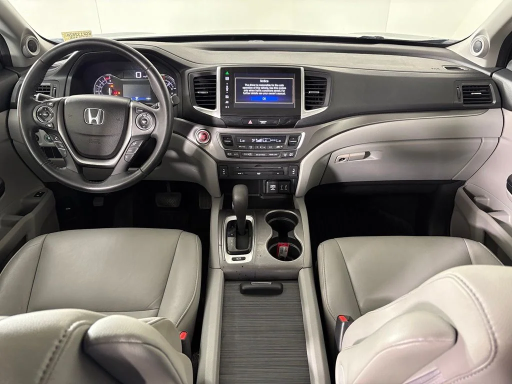 Used 2016  Honda EX-L image 32