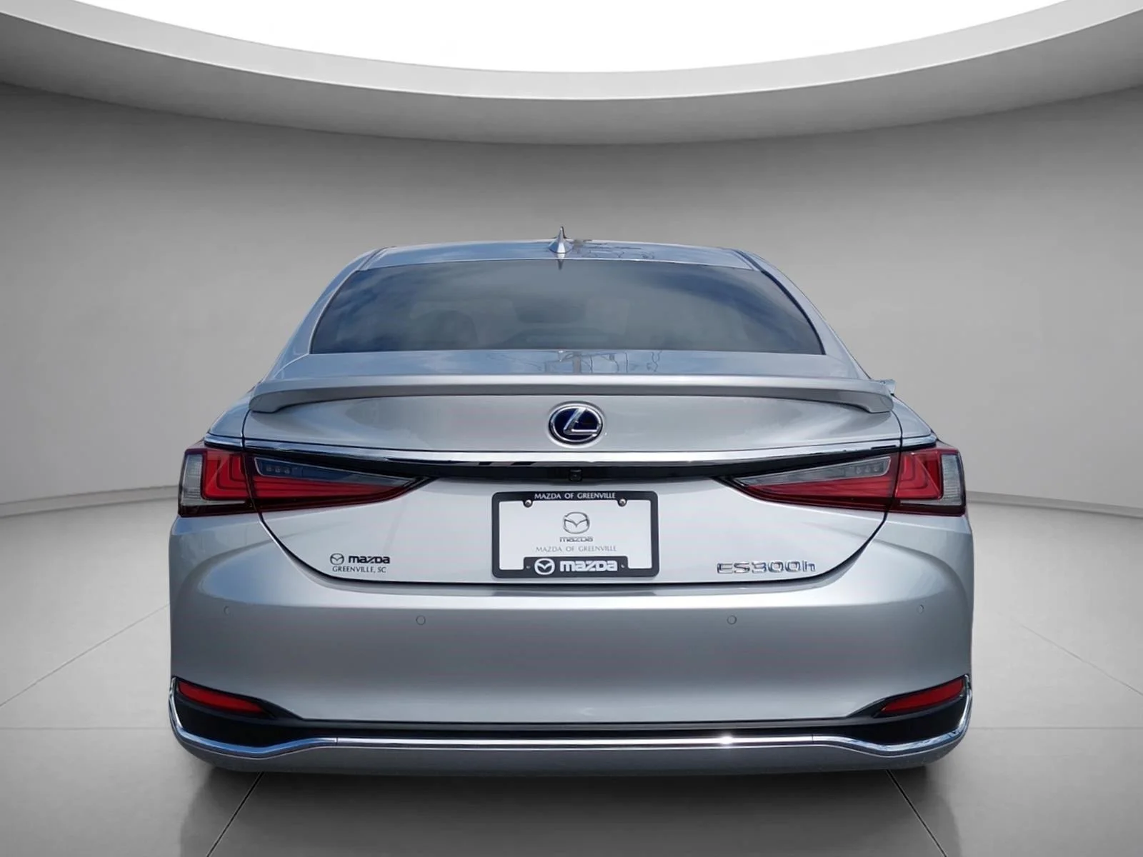 Used 2021 Silver Lining Metallic Lexus ES 300h image 4