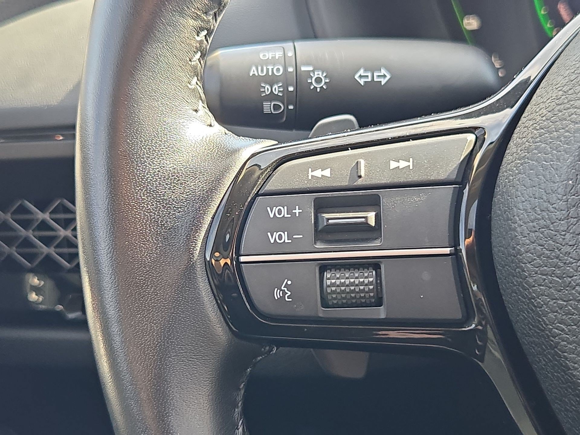Certified Used 2024 Gray Honda Touring image 17