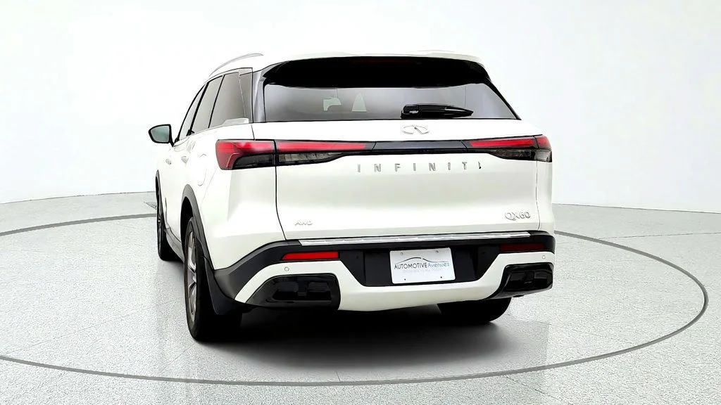 Used 2024 Majestic White INFINITI LUXE AWD w/ Vision Pkg & Bose Performance 17-Speaker Audio image 6