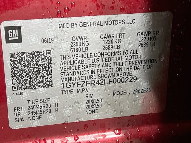 Used 2020 Red Cadillac Sport image 11