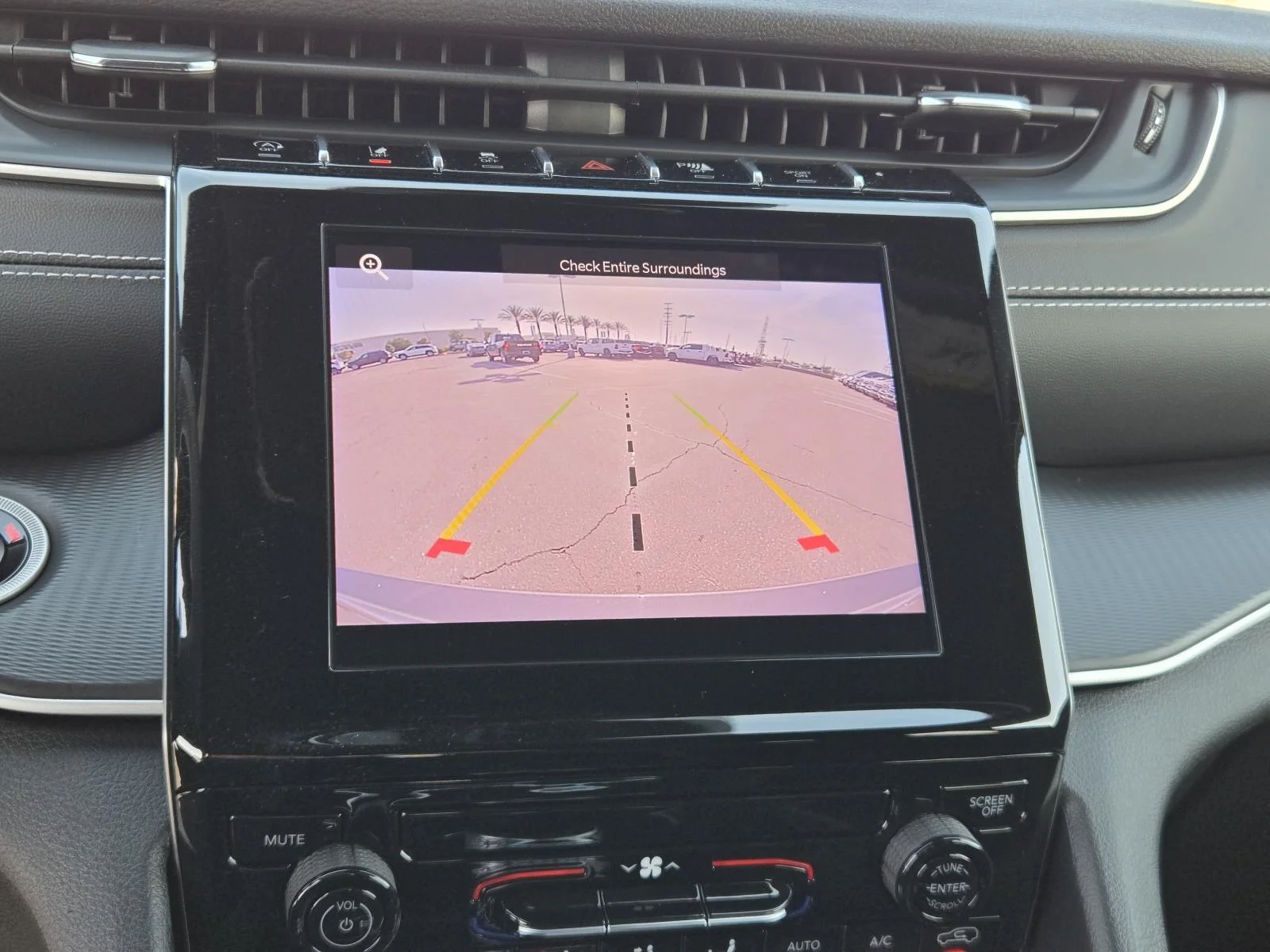 2025 Jeep Grand Cherokee Laredo - Photo 8