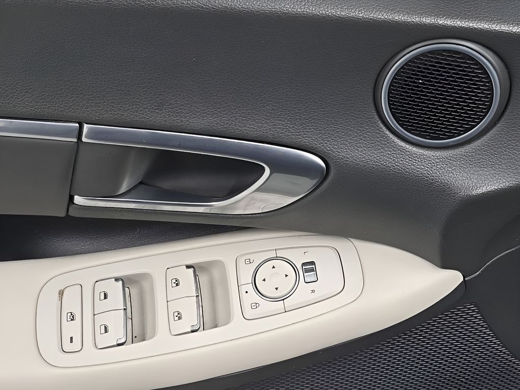 Used 2023 Gray Hyundai SEL image 11