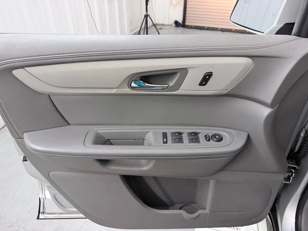 Used 2014 Silver Chevrolet LT image 12