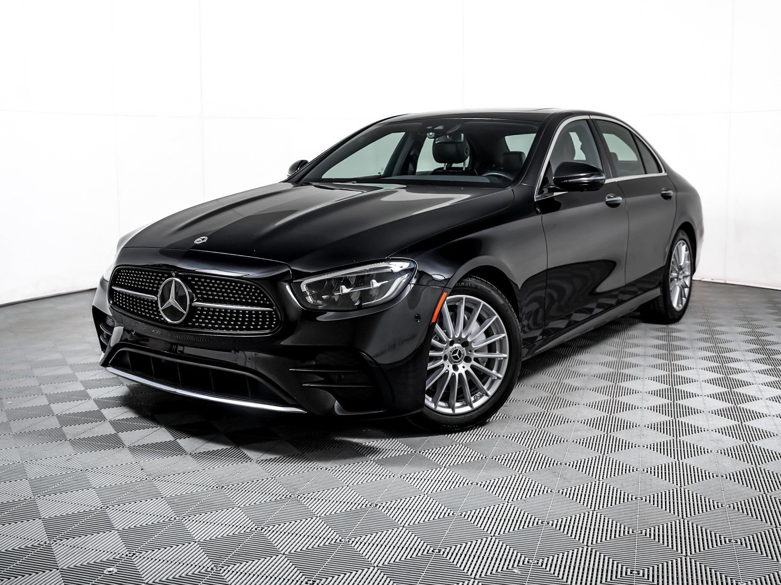 2022 Mercedes-Benz E-Class E350's photo