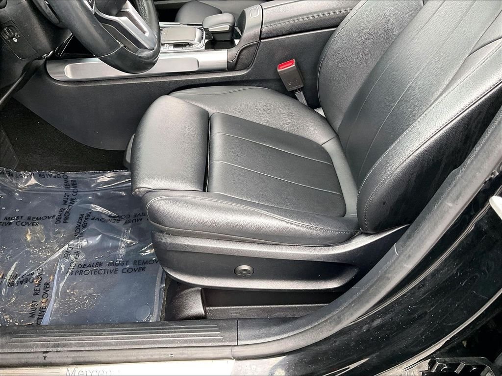 Used 2020 Cosmos Black Metallic Mercedes-Benz GLB 250 image 35