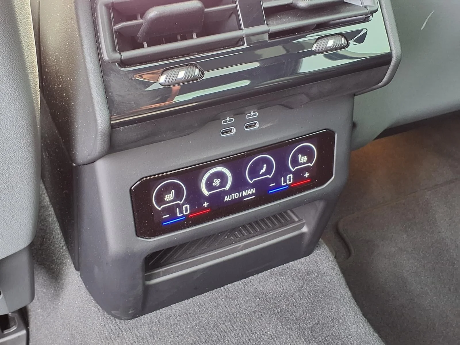 Used 2026 Black BMW 550e xDrive image 19