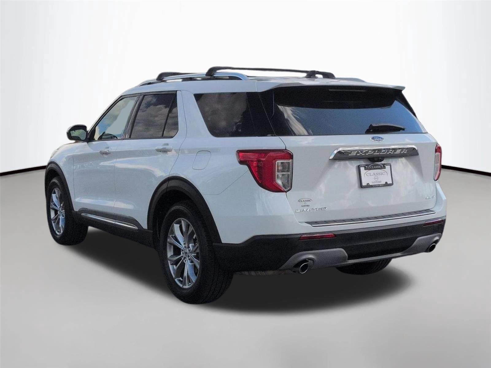 Used 2022 Star White Metallic Tri-Coat Ford Limited image 3