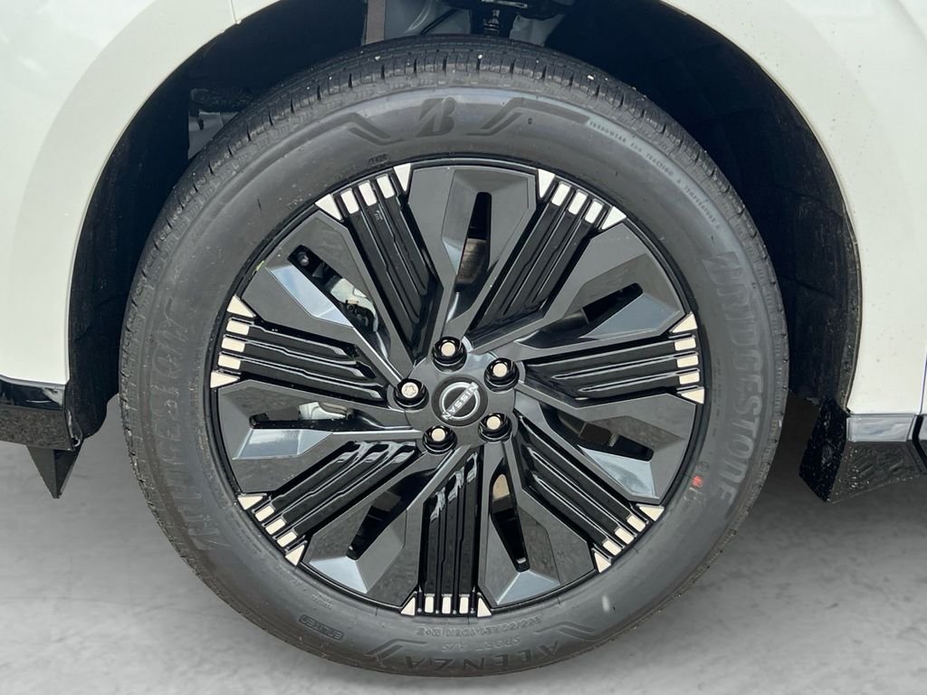 New 2026 Everest White Pearl TriCoat / Super Black Two-tone Nissan Platinum image 24