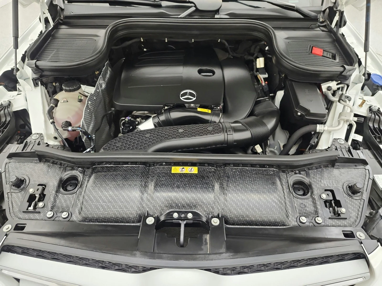 Certified Used 2023 Polar White Mercedes-Benz GLE 350 SUV image 17