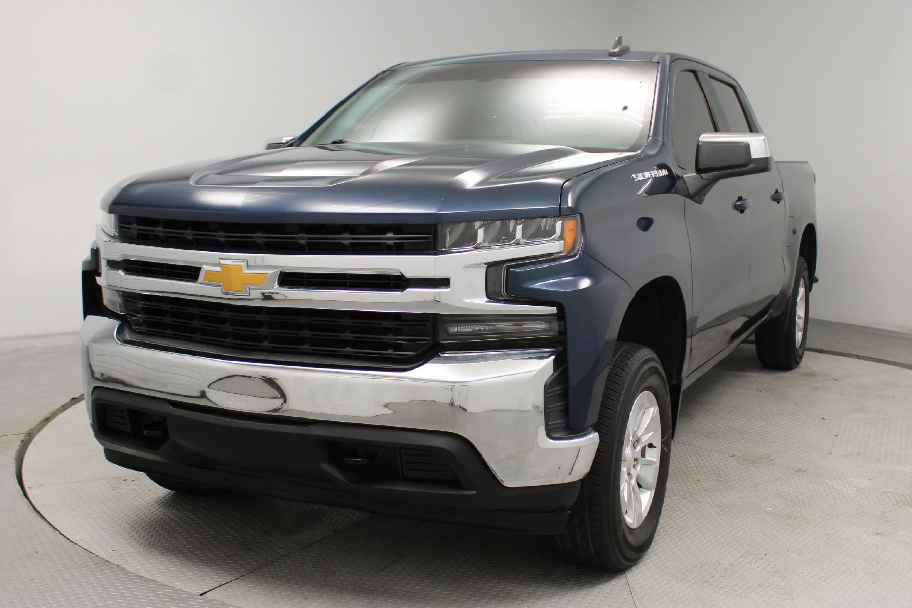 Used 2020 Northsky Blue Metallic Chevrolet 4WD Crew Cab 147 LT image 26