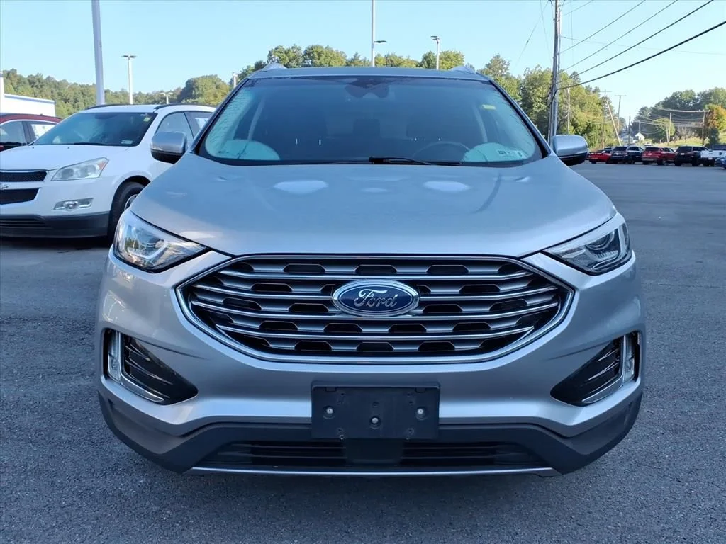 Used 2020 Silver Ford SEL image 10