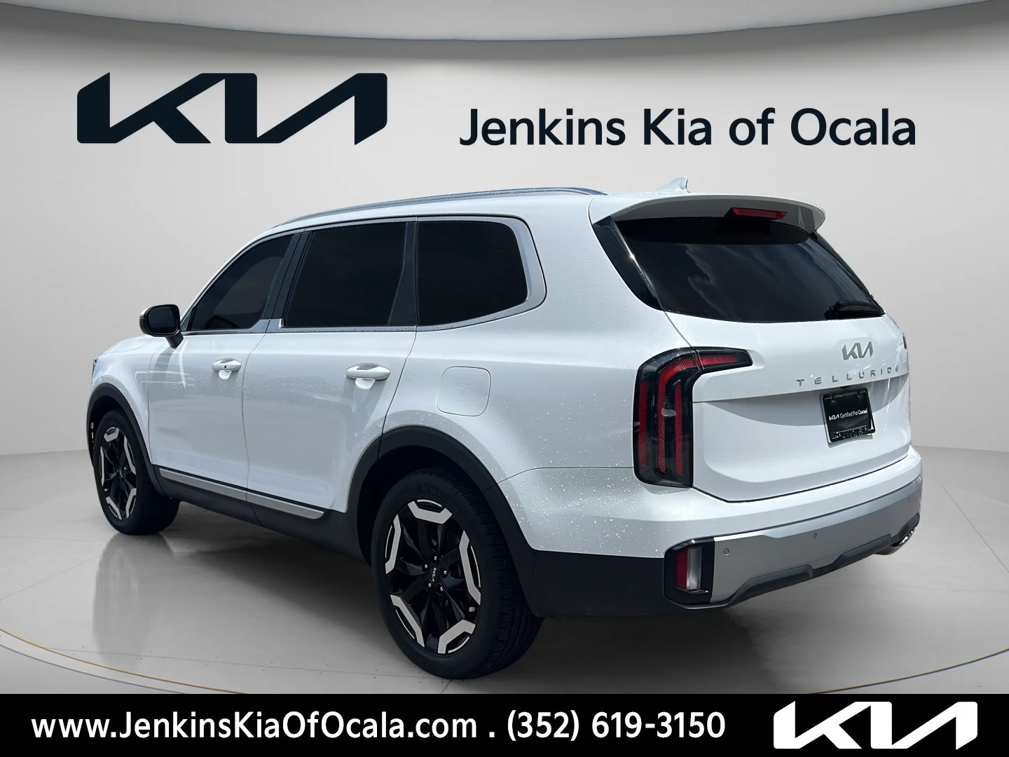 Used 2023 Glacial White Pearl Kia EX image 5