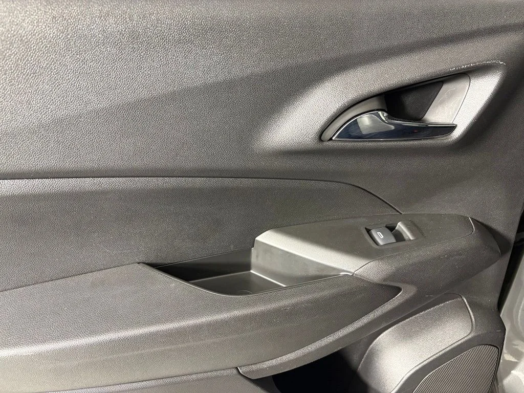 Used 2025 Gray Chevrolet LS image 37