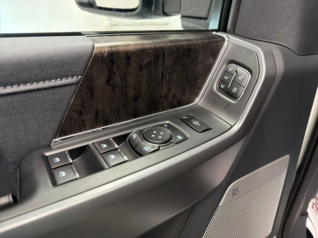 New 2026 Star White Metallic Tri-Coat Ford F-350® Lariat® image 14