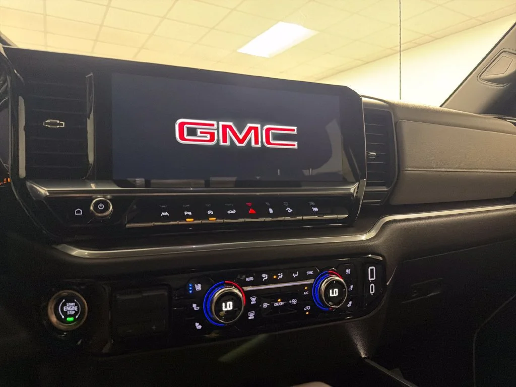 Used 2025 Summit White GMC SLT image 14