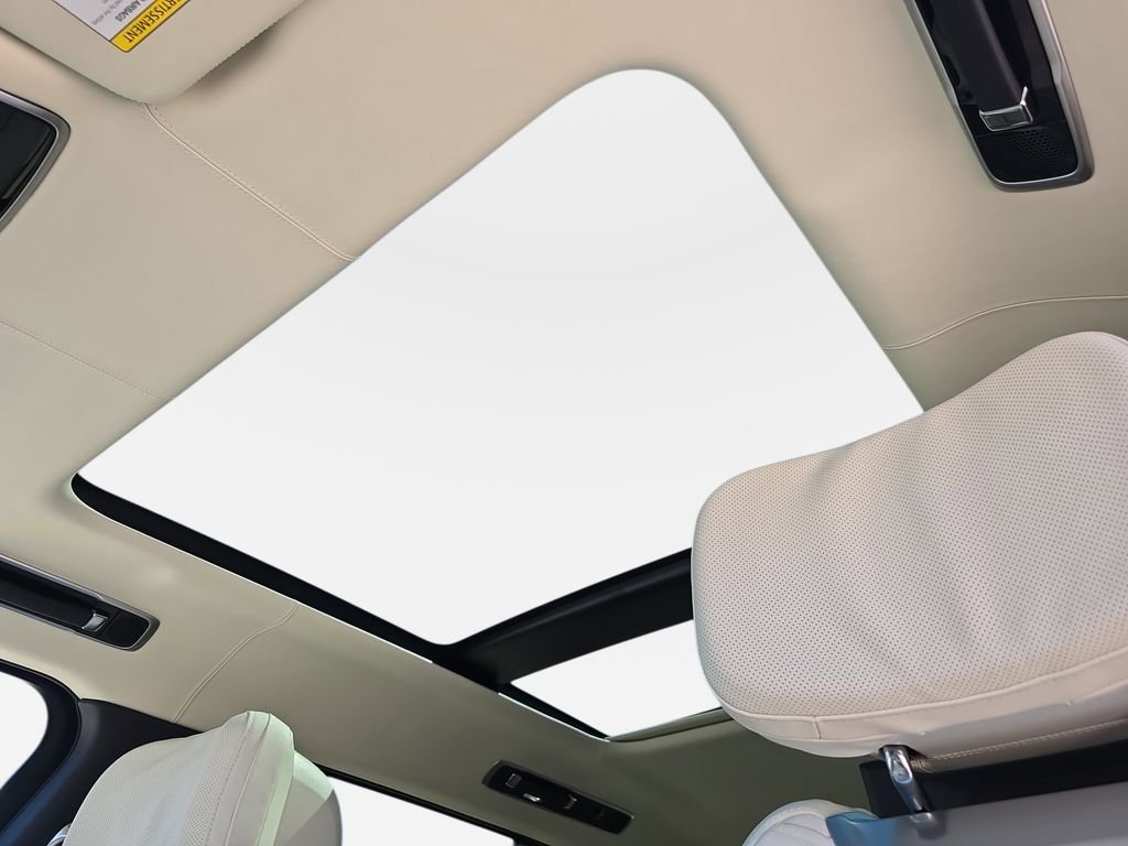 New 2025 Icy White Satin Land Rover SV LWB image 30