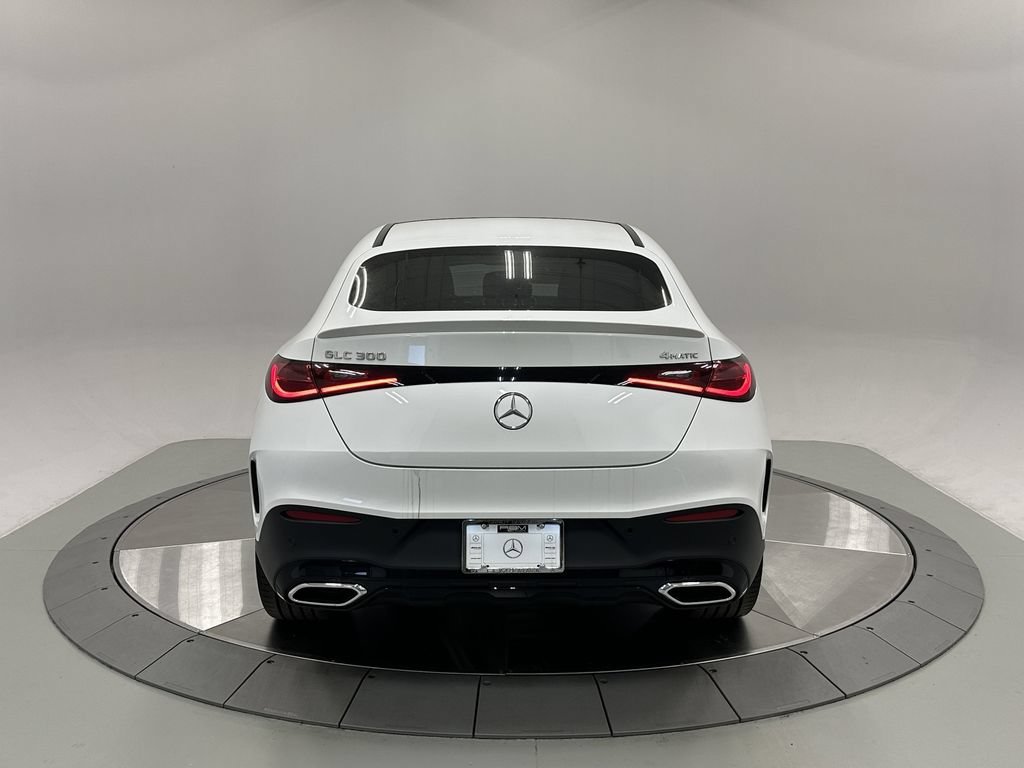 New 2026 MANUFAKTUR Moonlight White Metallic Mercedes-Benz GLC 300 image 7