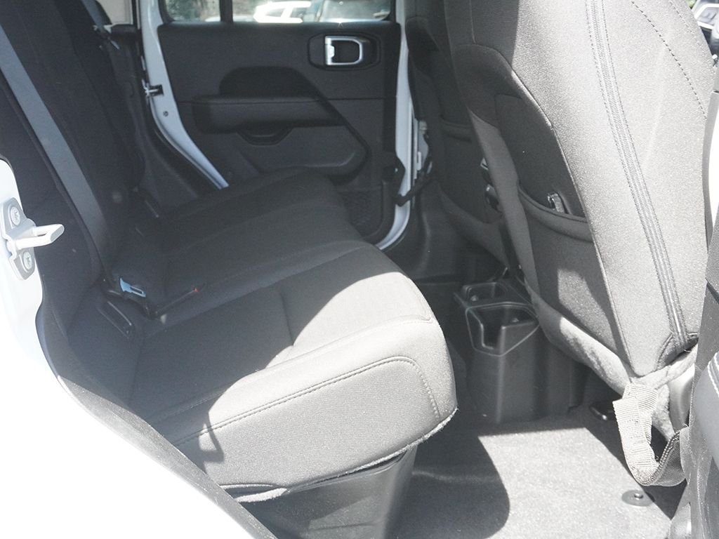 Used 2023 White Jeep Overland image 25