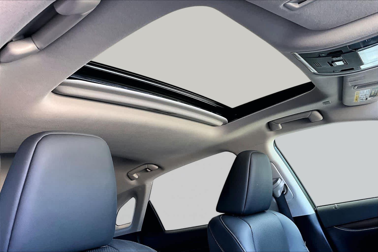 Used 2020 Atomic Silver Lexus  image 14