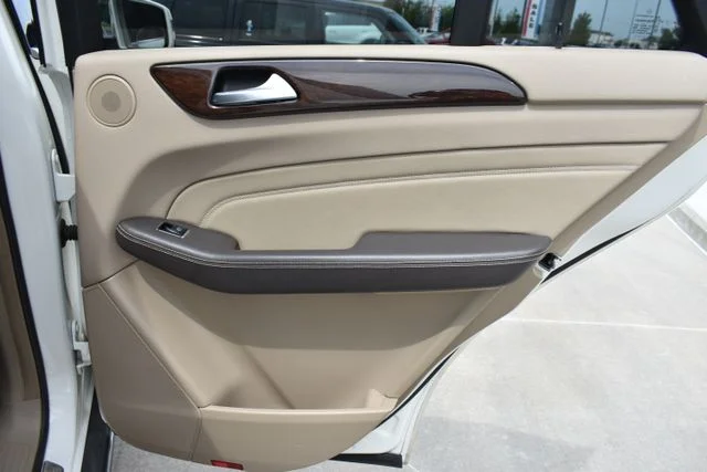 Used 2012 White Mercedes-Benz ML 350 image 18