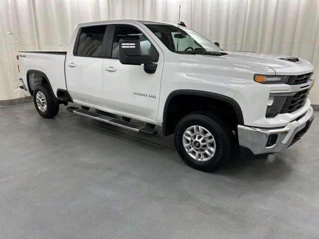 2025 Chevrolet Silverado HD LT 4WD Crew Cab Standard Box's photo