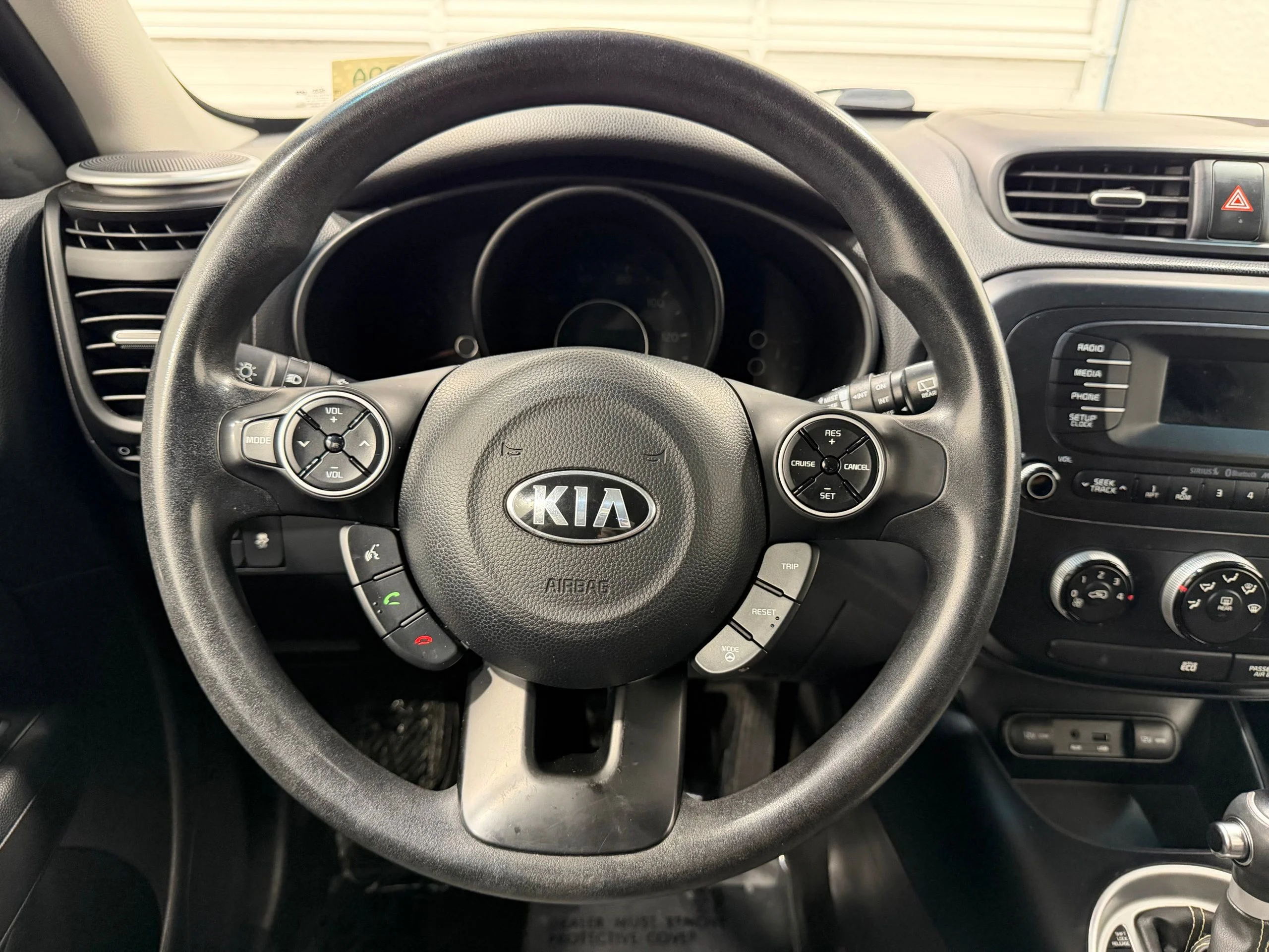 Used 2014 Green Kia Plus image 34