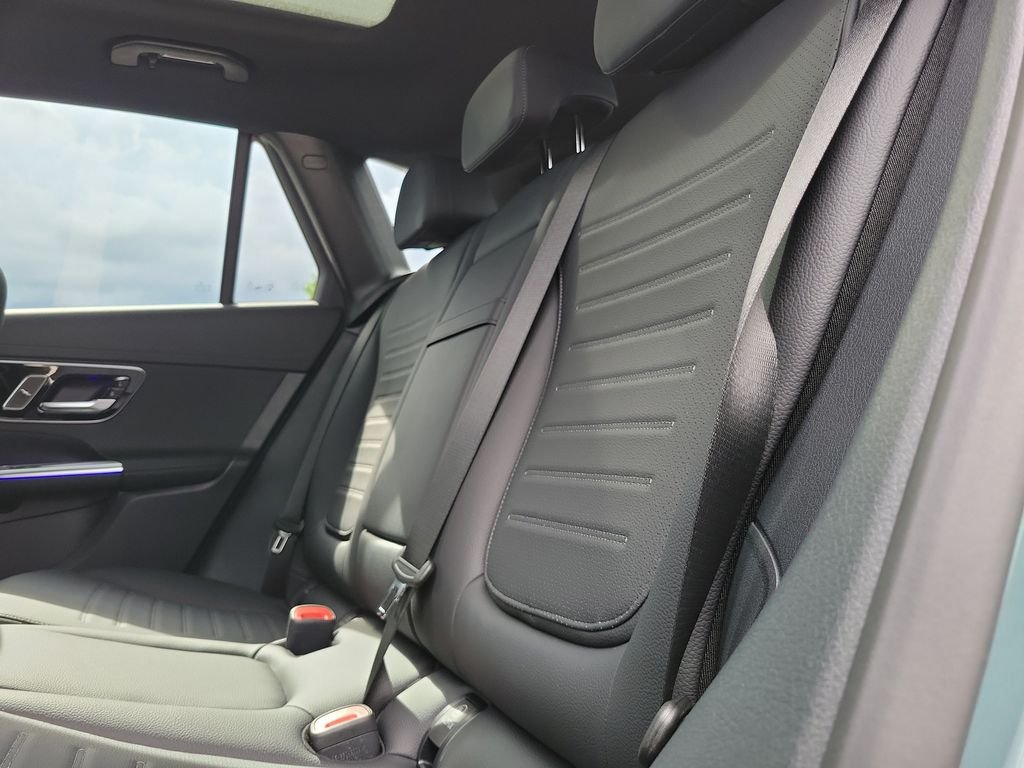 New 2027 Verde Silver Metallic Mercedes-Benz GLC 300 image 9